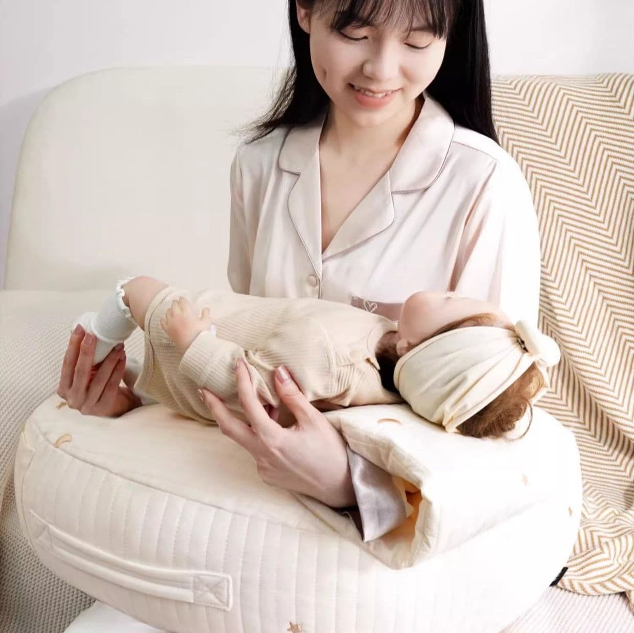 授乳クッション 赤ちゃん快適十五度傾斜授乳枕
