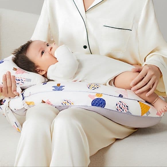 授乳クッション 赤ちゃんの笑顔を引き出す授乳クッション