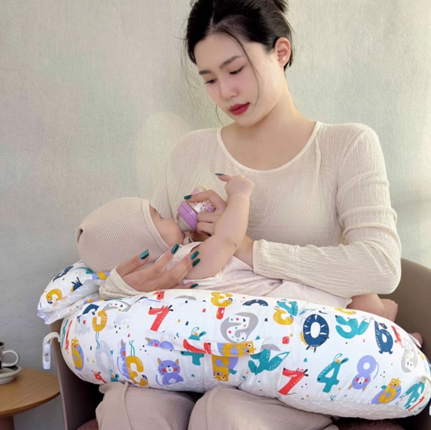 授乳クッション 多機能抱っこ授乳支援枕硬め仕様