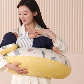 心地よい授乳・食事の提供 硬め授乳クッション動物柄