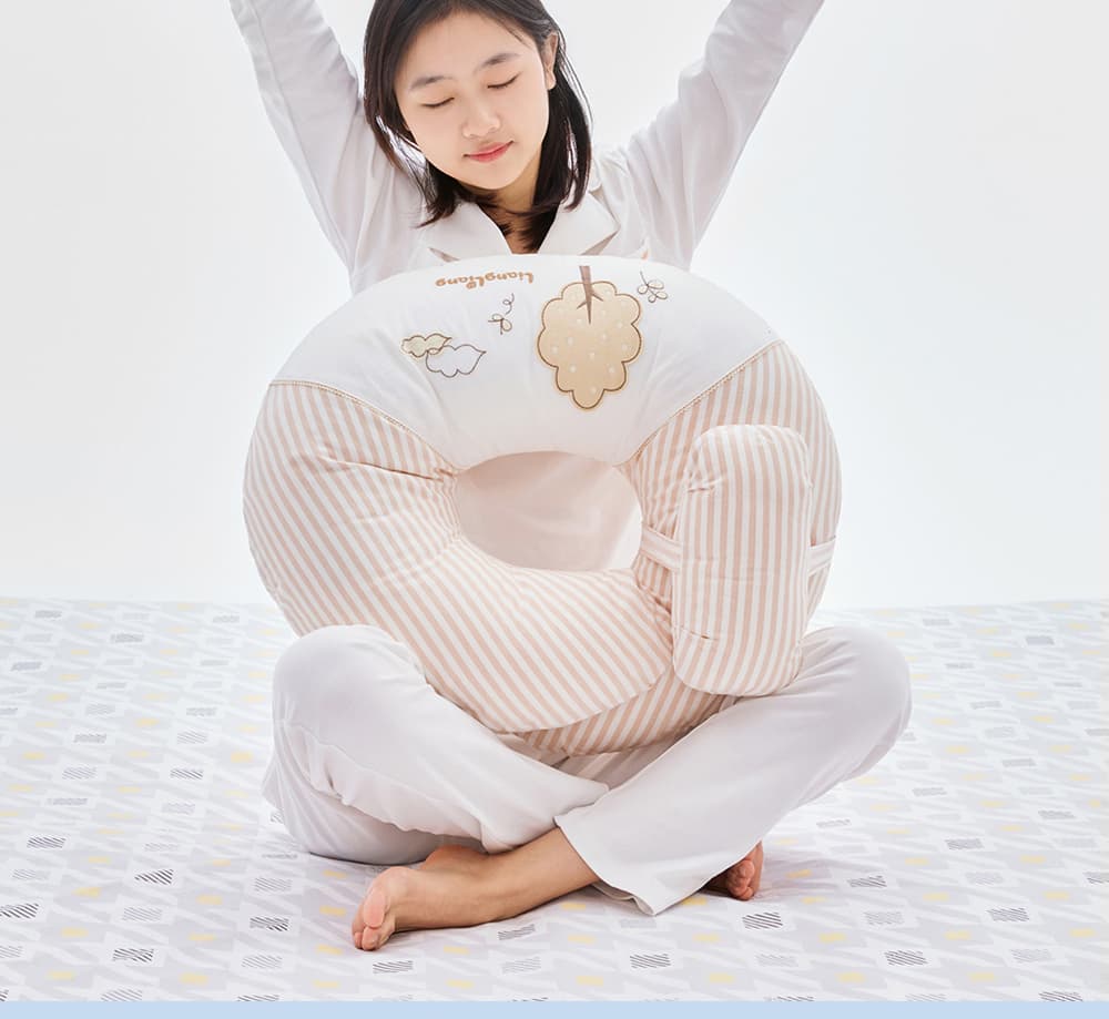 授乳クッション ふんわり雲柄エアー授乳クッション